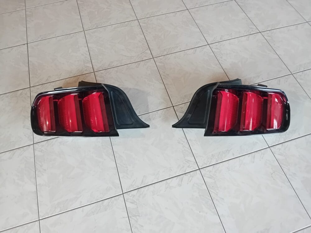 FARO POSTERIORE DX FORD MUSTANG 2015/2017