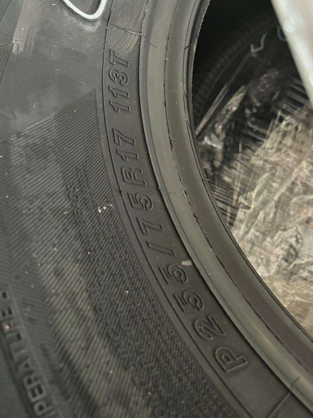 YOKOHAMA GEOLANDAR A/T G015 255/75R17