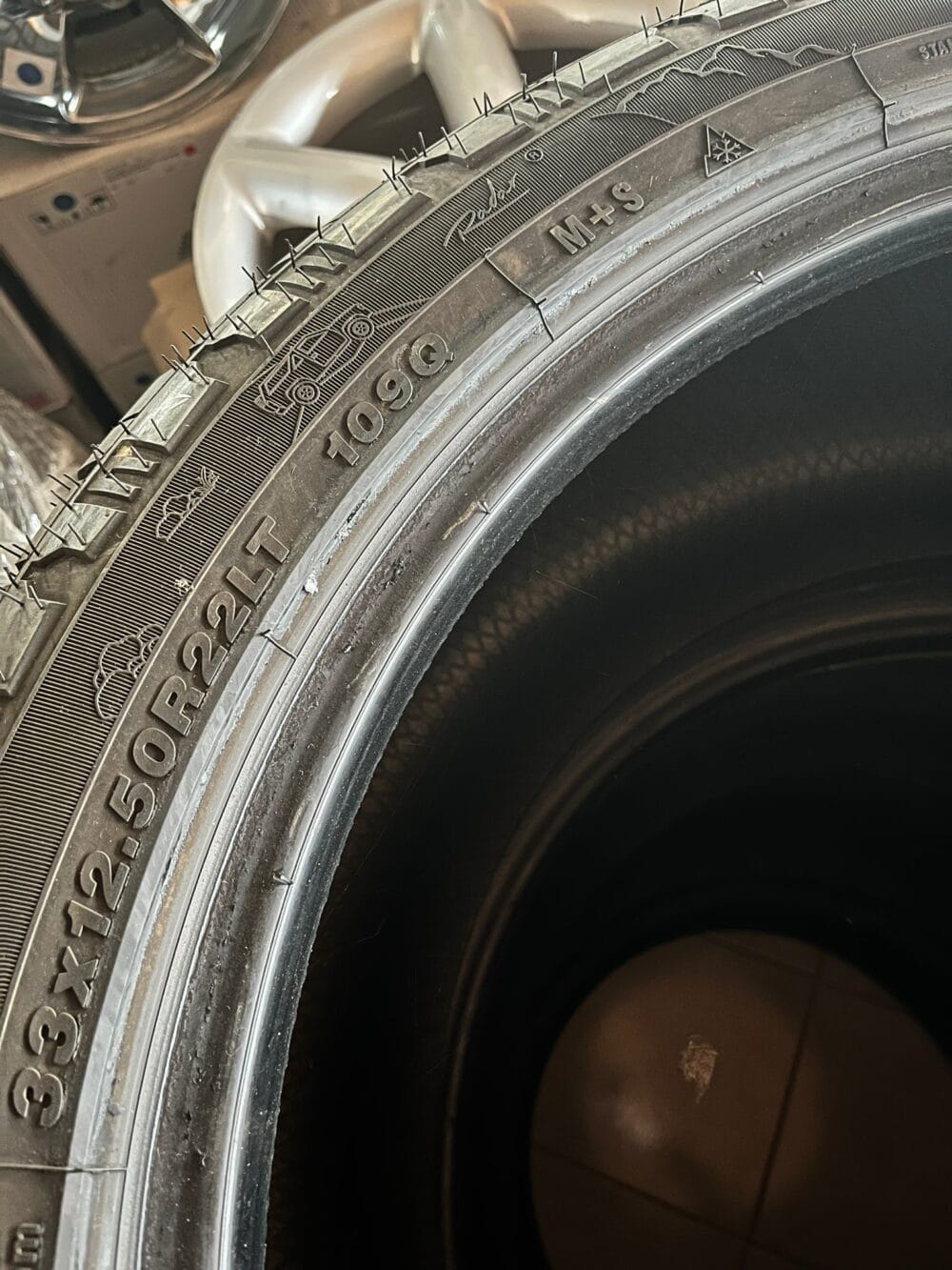 RADAR RENEGADE A/T 5 33X12.5R22 LT 109Q M+S USATE