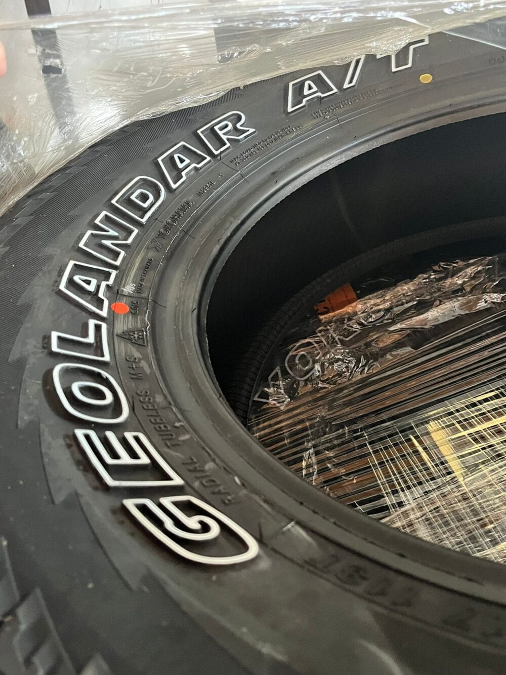 YOKOHAMA GEOLANDAR A/T G015 255/75R17