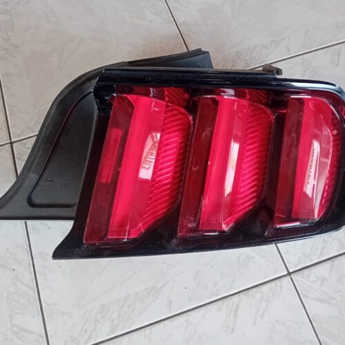 FARO POSTERIORE DX FORD MUSTANG 2015/2017