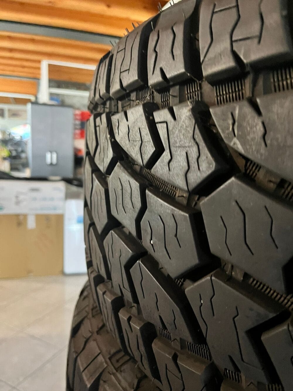 RADAR RENEGADE A/T 5 33X12.5R22 LT 109Q M+S USATE