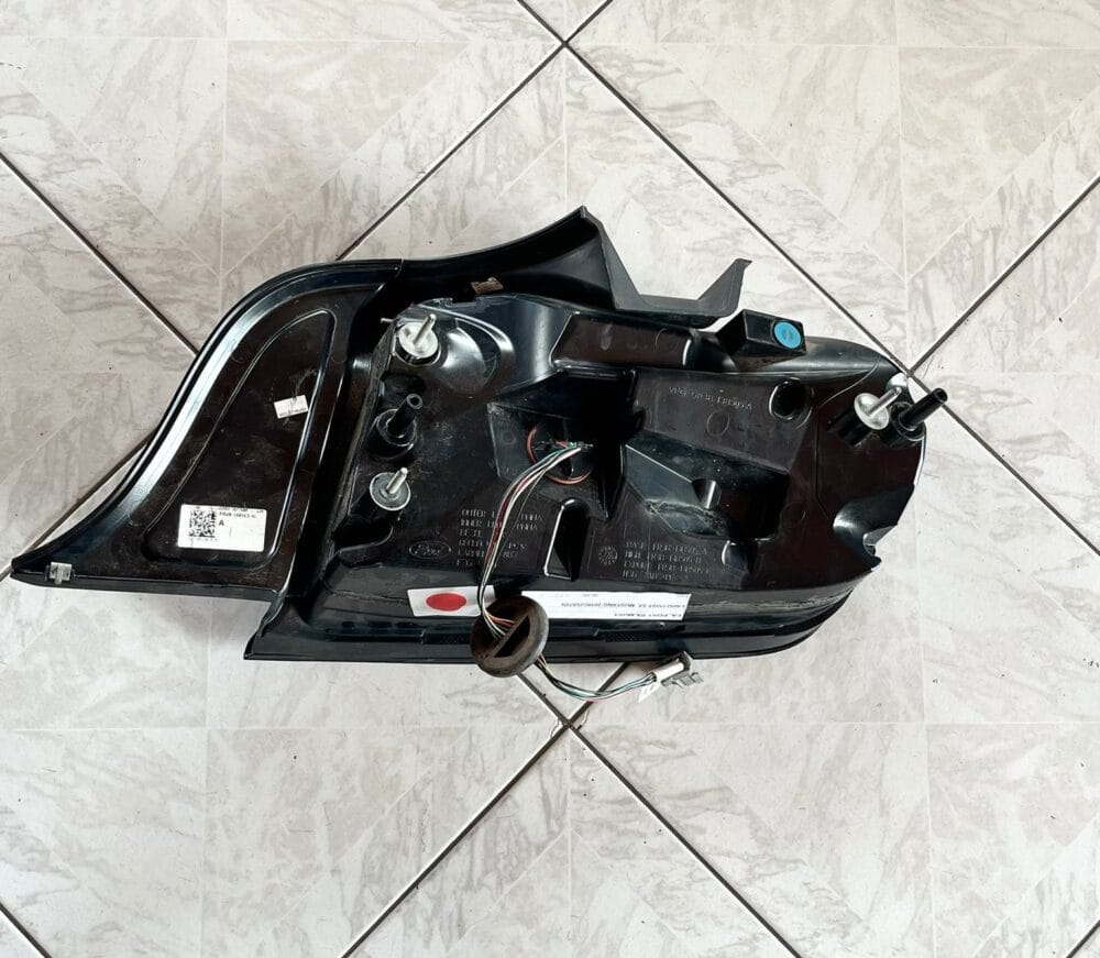 FARO POSTERIORE SX FORD MUSTANG 2015/2017